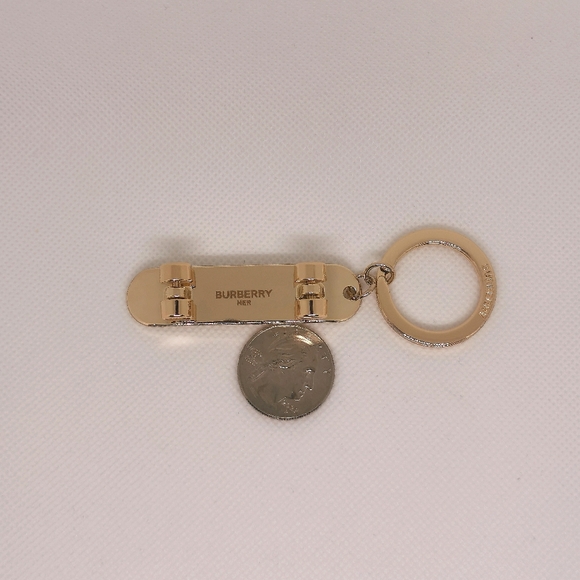 Brand New Burberry Skateboard Keychain Burberry Keychain Metal - Picture 6 of 6